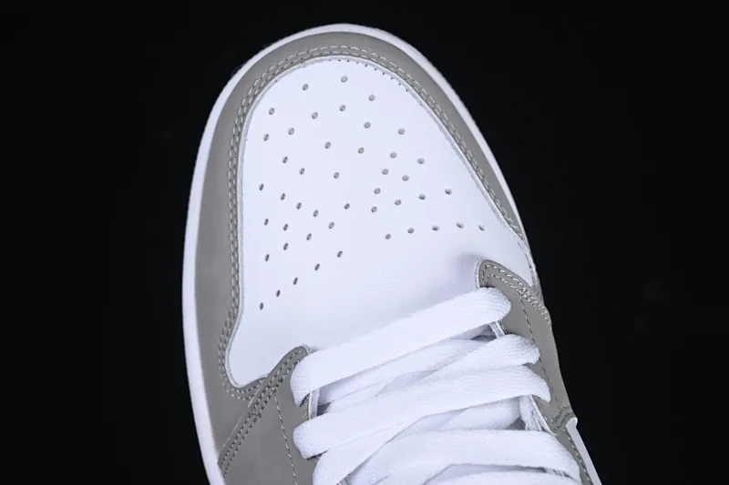 All categories Air Jordan Jordan series basketball shoes Air Jordan 1 Mid Air Jordan 1 Mid AJ1 Joe 1 patent leather white gray Zhongbang basketball shoes HF3216-100